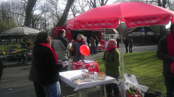 SPD-Infostand am Grünen Markt am 22.02.2014